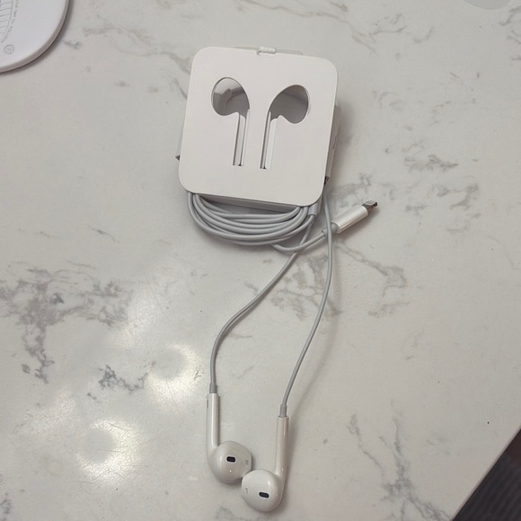 Apple Other - Apple White Wired Earbuds (new)